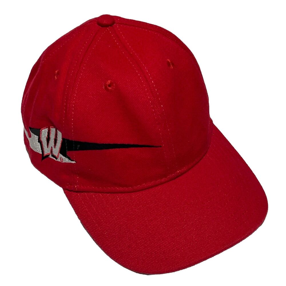 SIGNED Wisconsin Badgers Outback Bowl Tampa Bay Men's Hat Adjustable